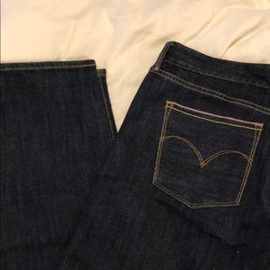 Brand New Levi’s - SZ 16